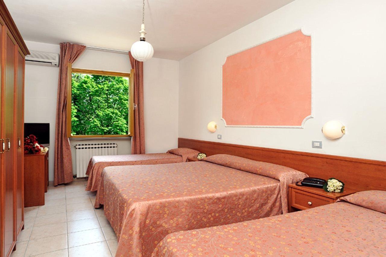 Hotel La Meridiana Urbino Exterior photo