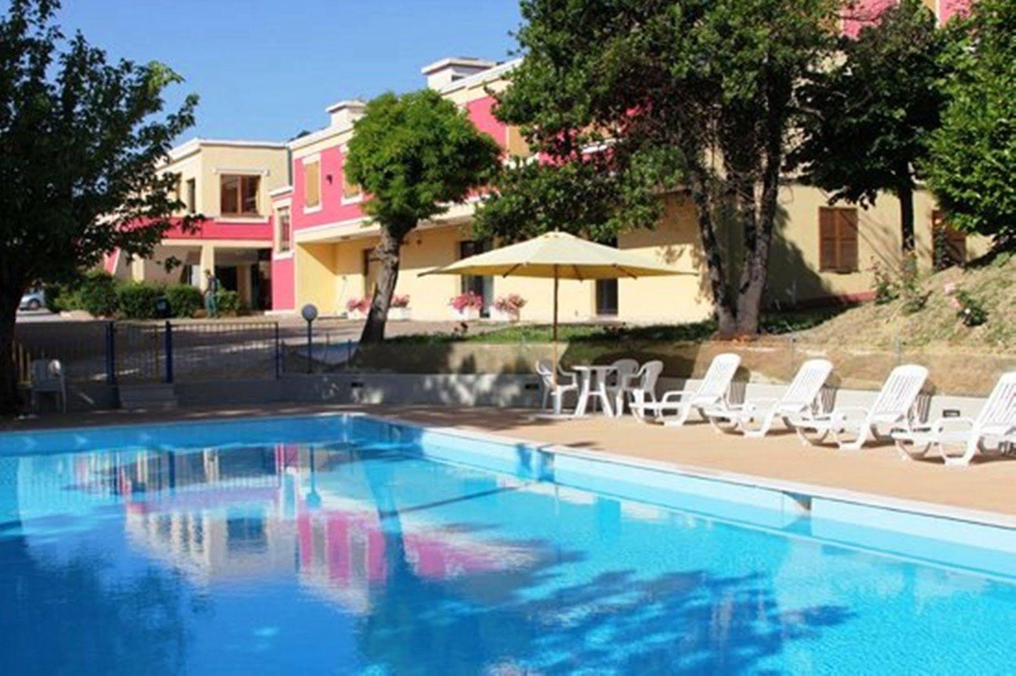 Hotel La Meridiana Urbino Exterior photo